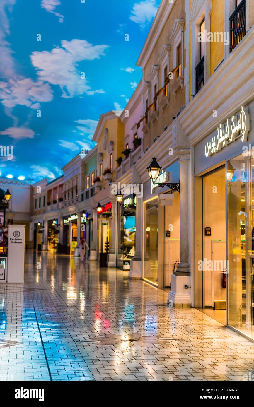 Villaggio mall qatar hi-res stock photography and images - Page 4 - Alamy