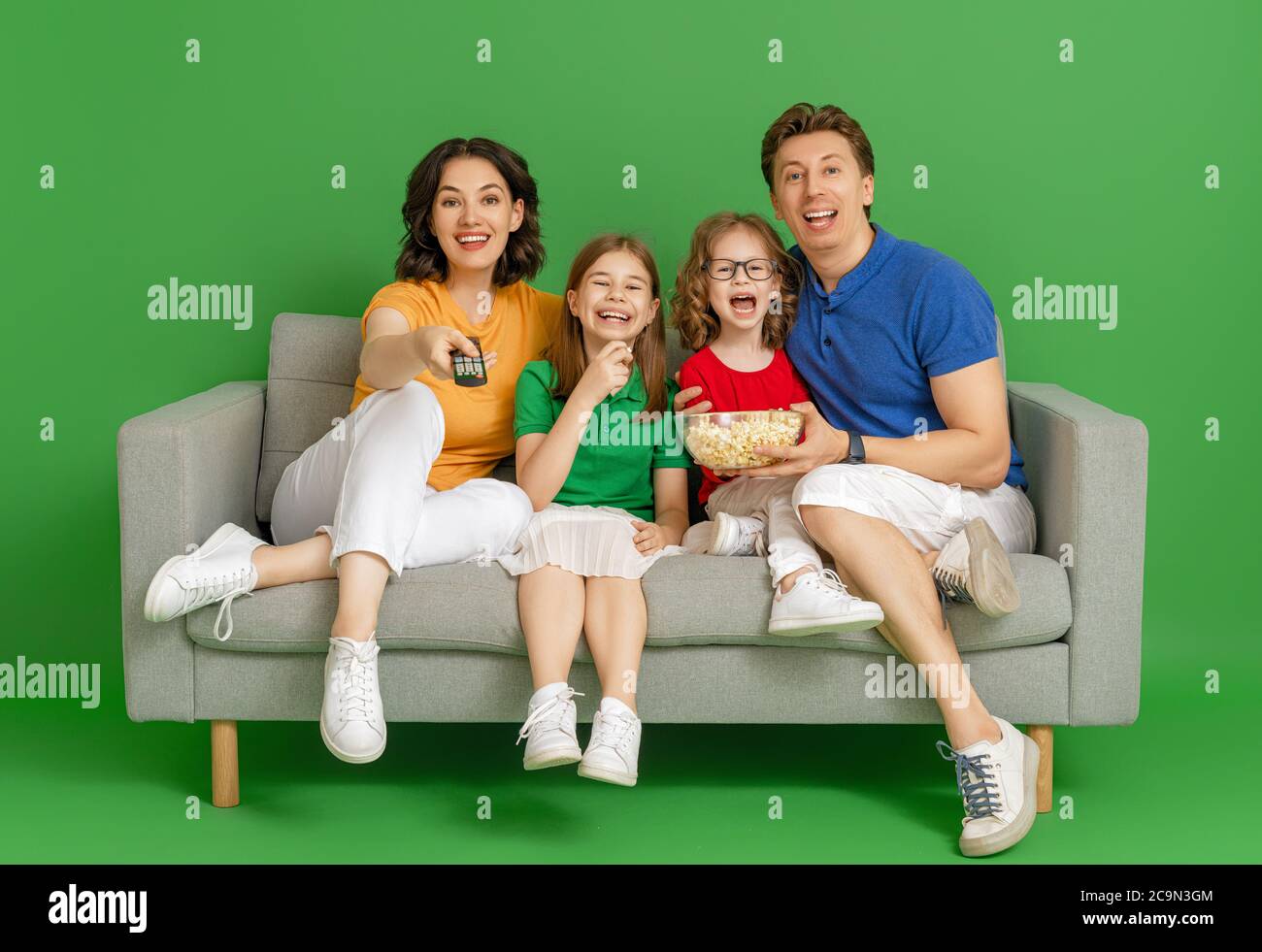 Family Watching Tv High Resolution Stock Photography And Images Page 4 Alamy