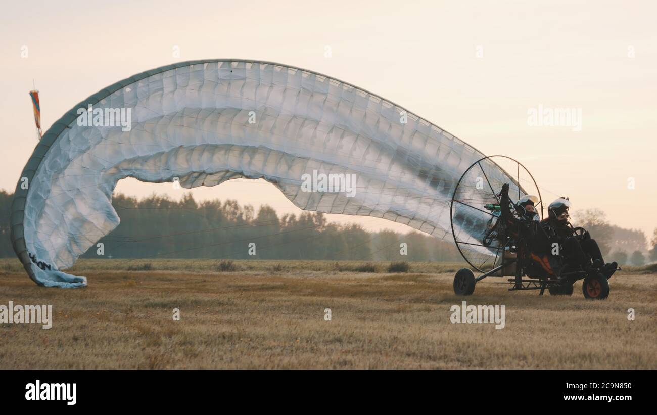 Paragliding landing field hires stock photography and images Alamy
