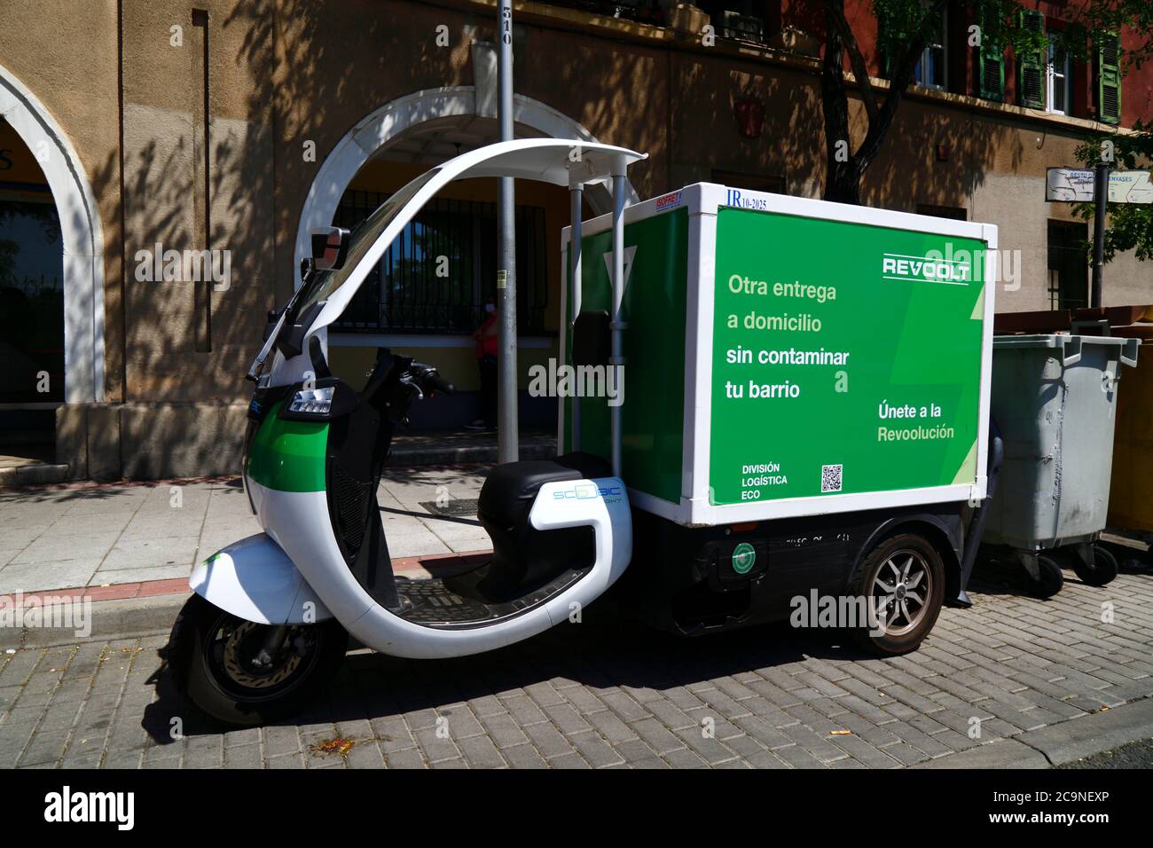 Revoolt electric home delivery tricycle Carabanchel district