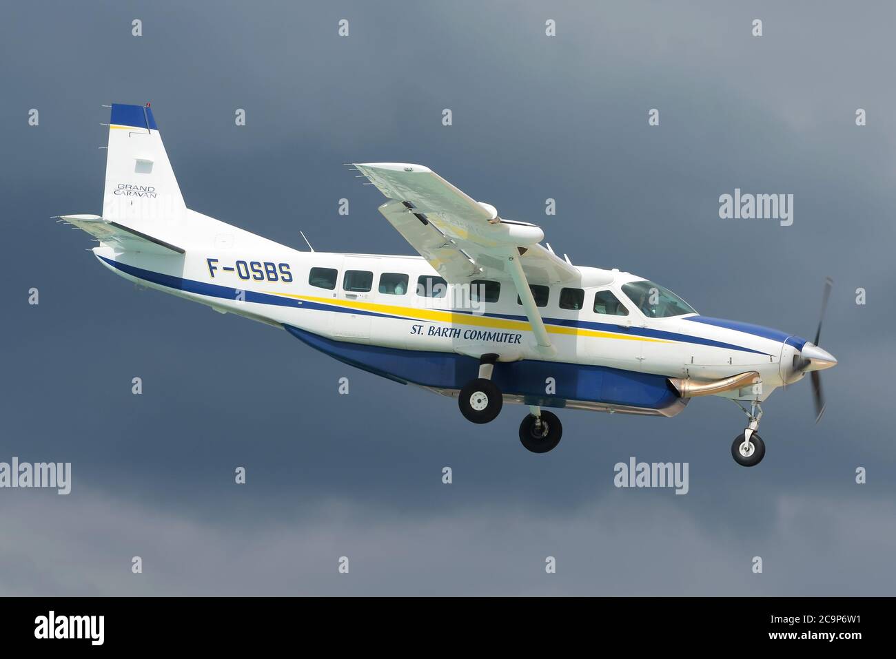 St Barth Commuter Cessna 208B Grand Caravan nose down approach to St