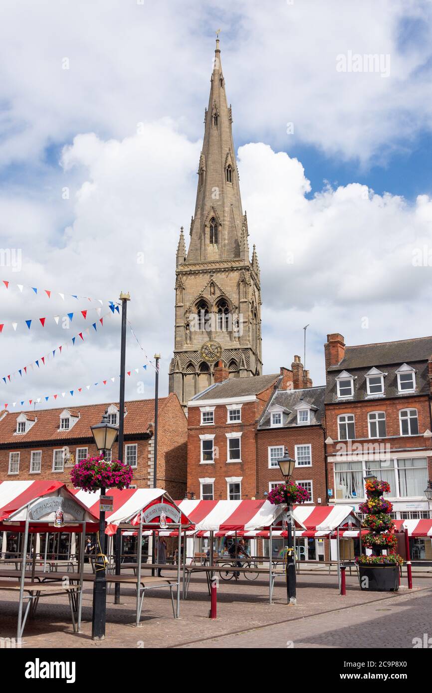 Market Place showing Church of St Mary Magdalene, Newark-on-Trent, Nottinghamshire, England, United Kingdom Stock Photo