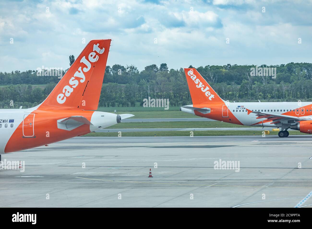 A319 easy jet passenger aircraft hires stock photography and images