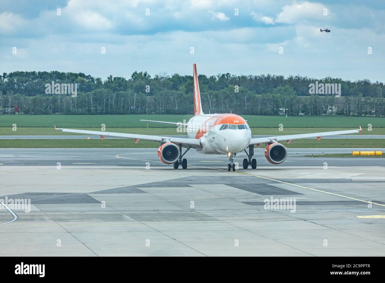A319 easy jet passenger aircraft hires stock photography and images