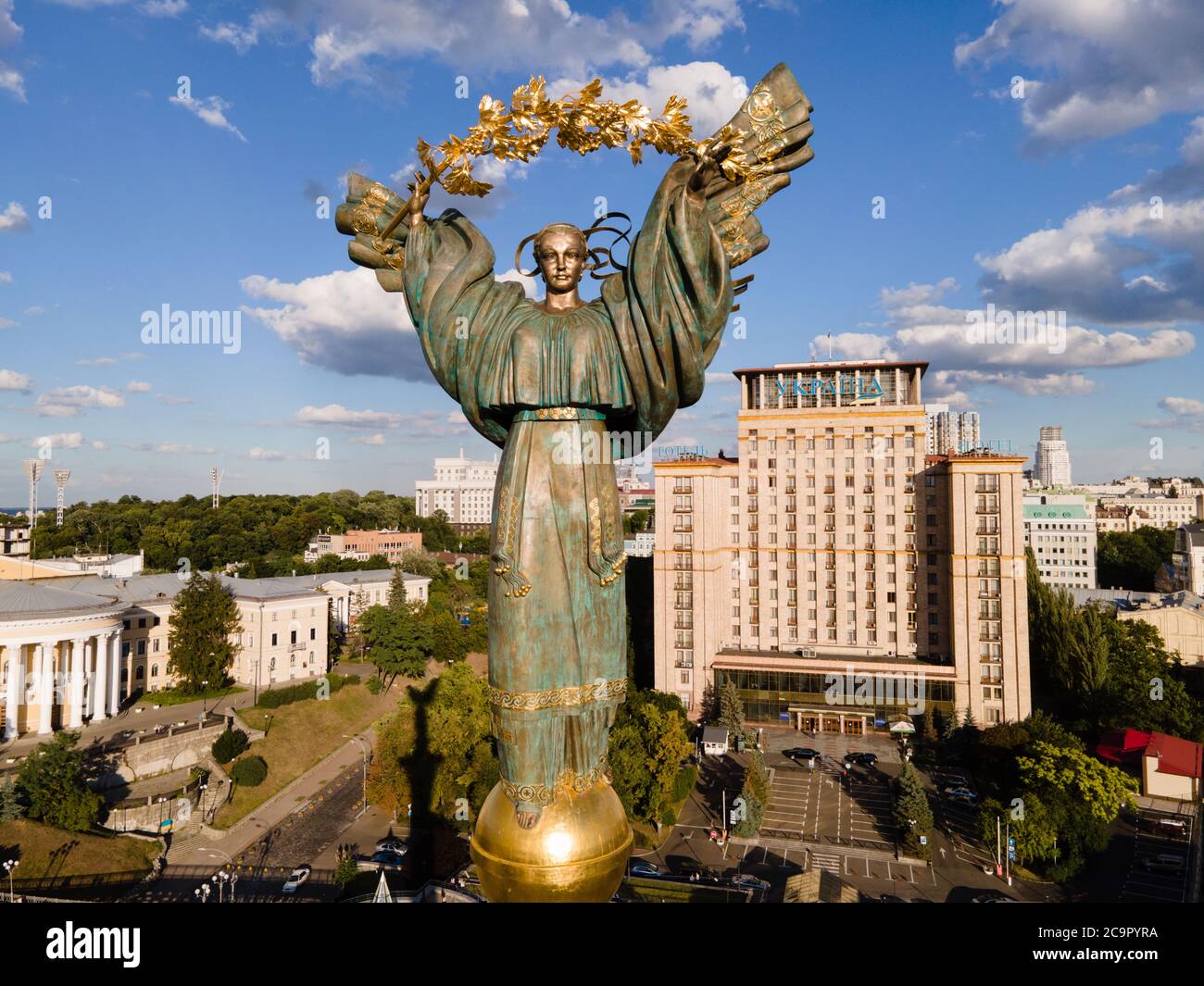 Monument on Independence Square in Kyiv, Ukraine Stock Photo Alamy