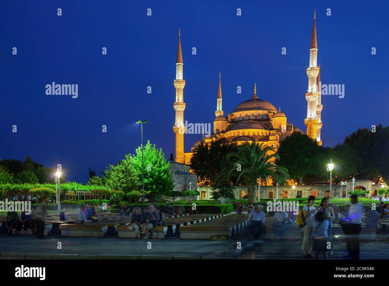 The Blue Mosque (Sultan Ahmed Mosque, Sultan Ahmet Camii) at night in ...