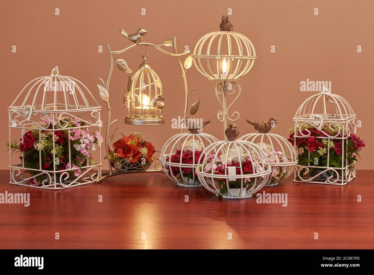 Floral birdcage hi-res stock photography and images - Alamy