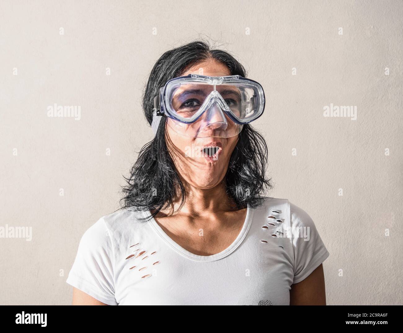 Scuba girl hi-res stock photography and images - Alamy