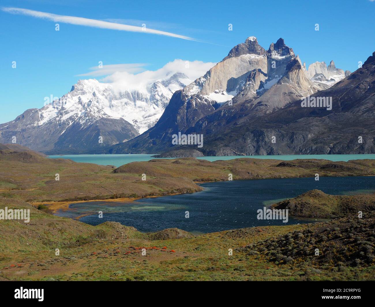 Lago andino hi-res stock photography and images - Alamy