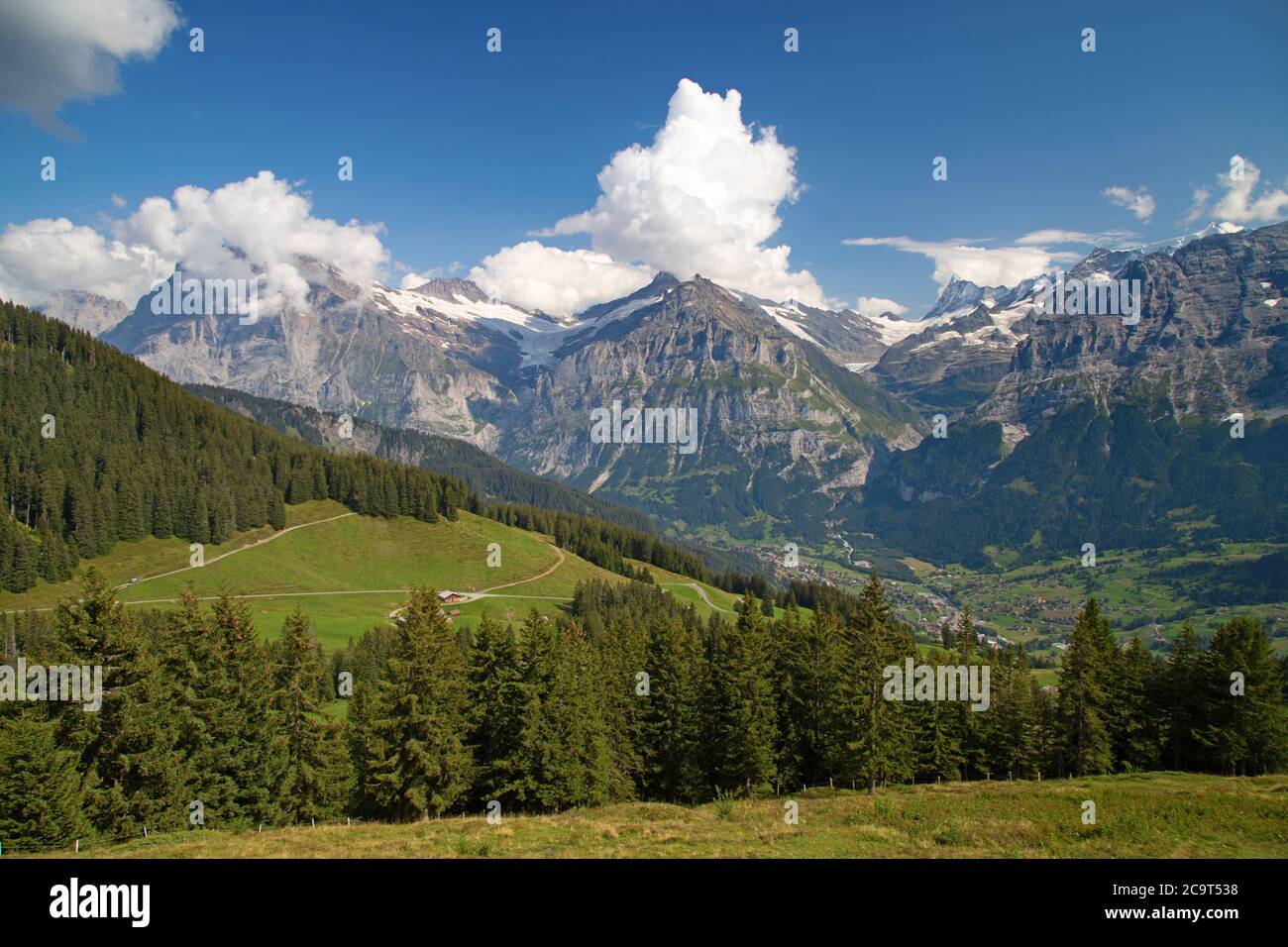 Hiking in the swiss alps: High alpine route above Grindelwald (Jungfrau ...