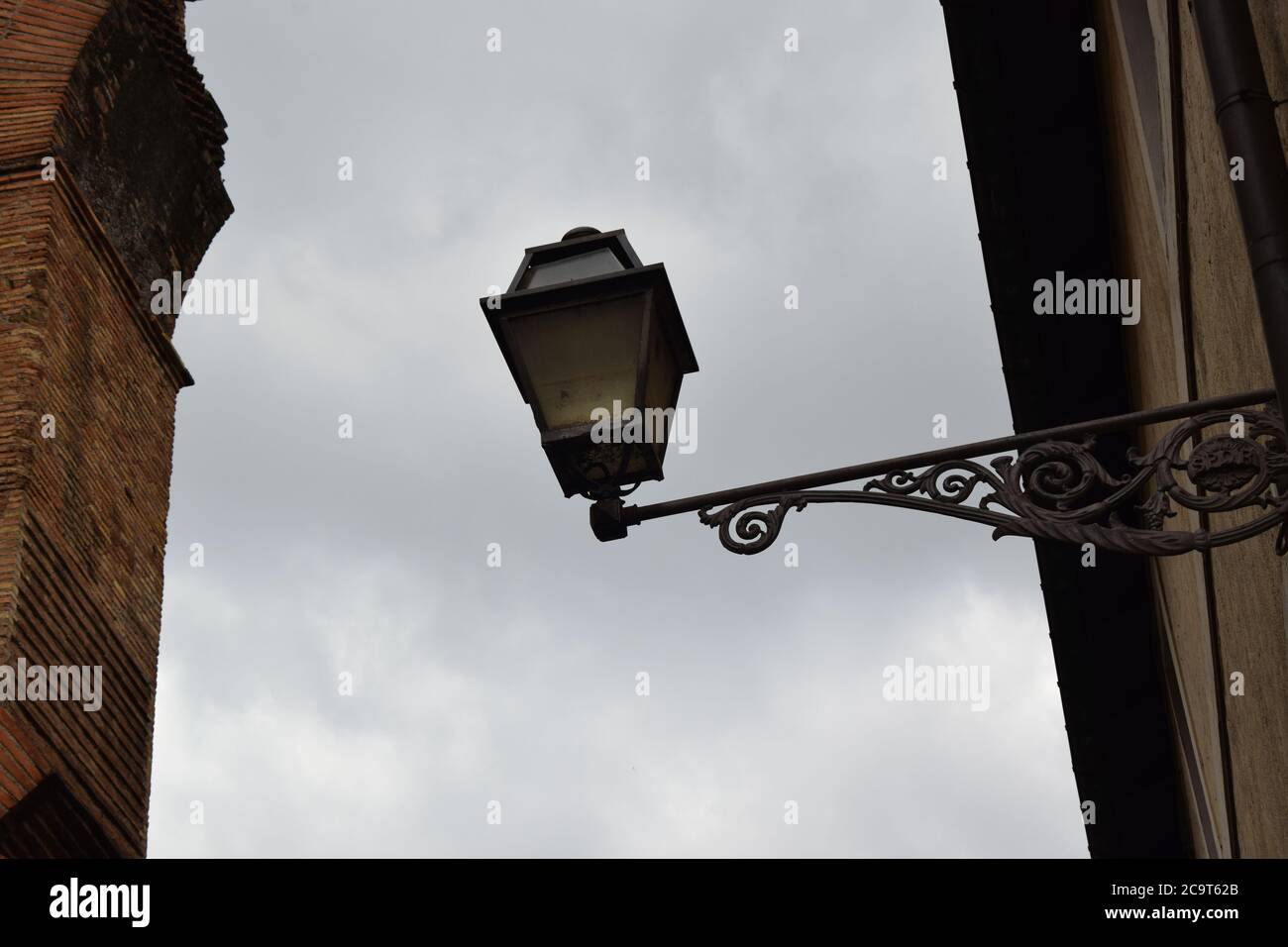 Old street lamp cathedral hi-res stock photography and images - Alamy