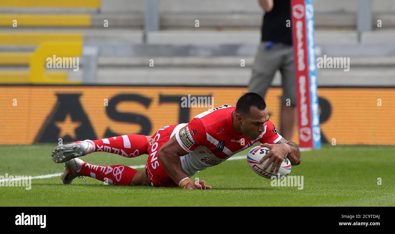 St Helens' Zeb Taia scores his sides second try during the Betfred Super League match at Emerald Headingley Stadium, Leeds. Stock Photo