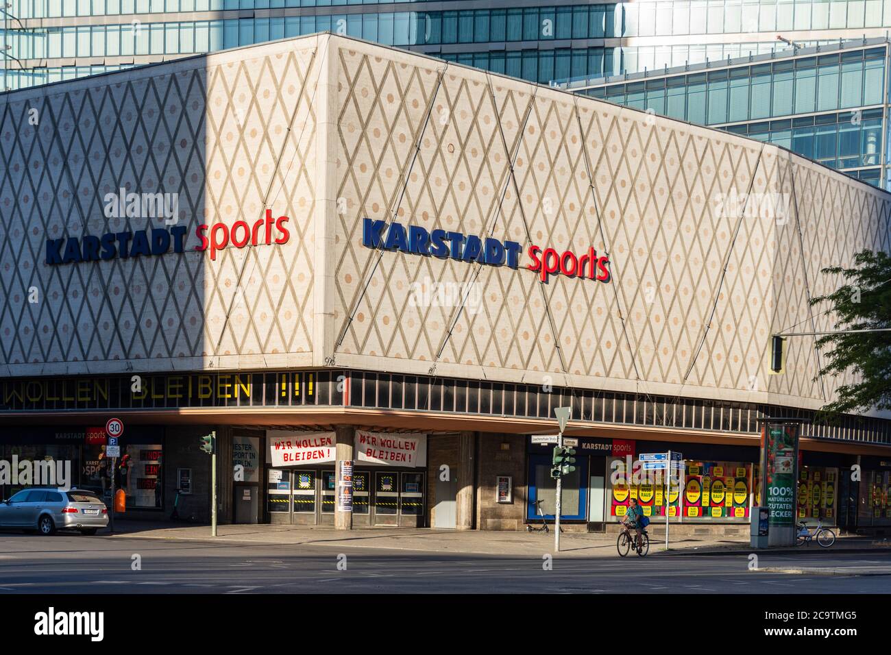 Karstadt berlin hi-res stock photography and images - Alamy