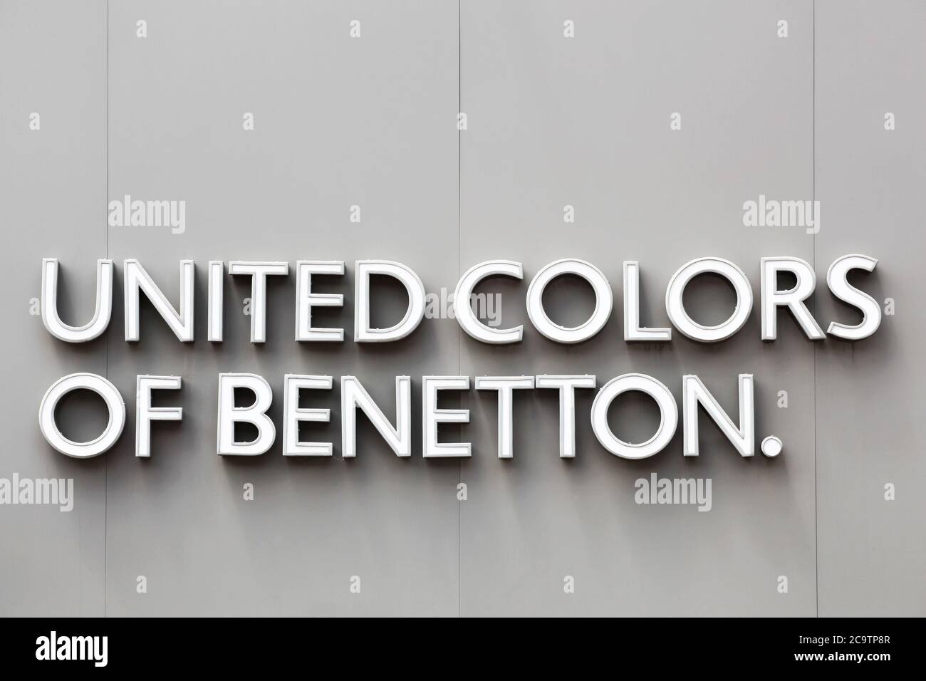 Tassin, France - June 28, 2020: United colors of Benetton logo on a wall. Benetton  Group is a global fashion brand based in Ponzano Veneto Stock Photo - Alamy
