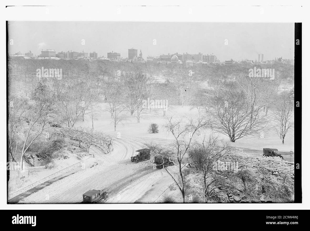 Central park path Cut Out Stock Images & Pictures Alamy