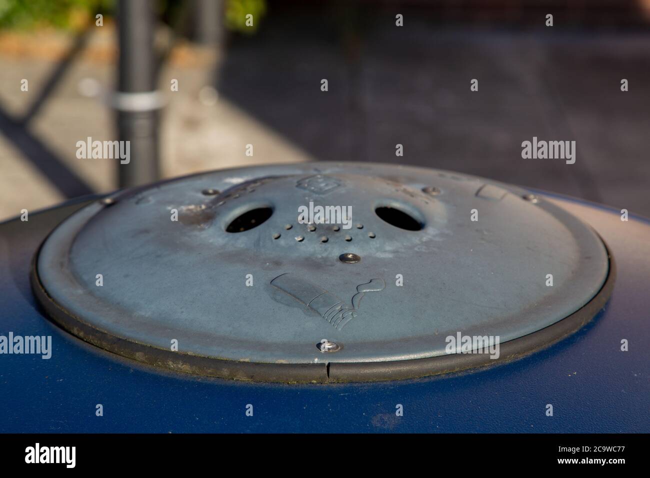 Ash tray on street hires stock photography and images Alamy