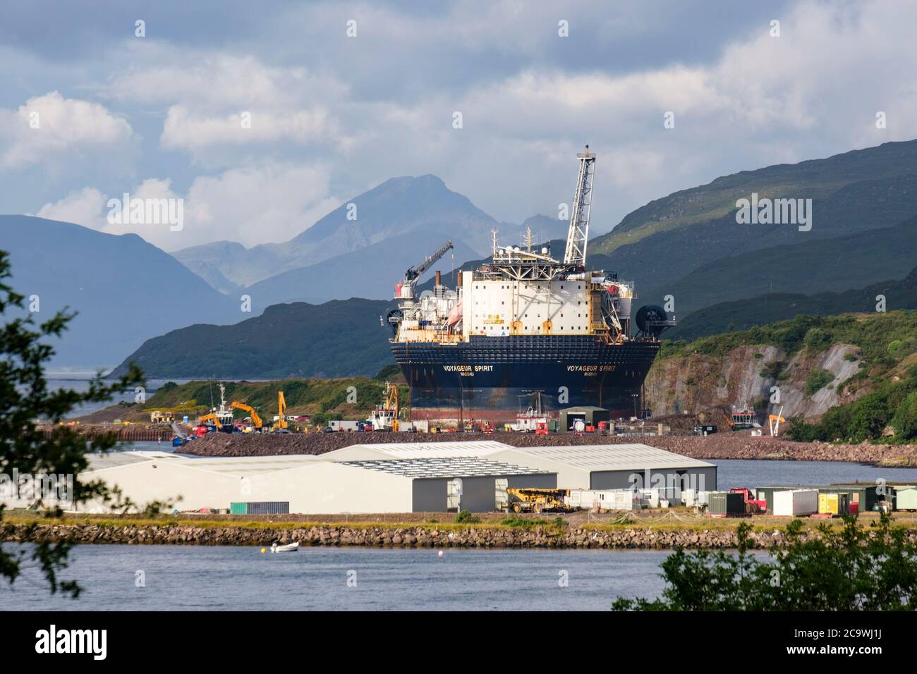 Voyageur Spirit, FPSO, Floating Storage / Production vessel, arriving at the dry dock at Kishorn Port, Loch Kishorn, in the NW Highlands of Scotland Stock Photo