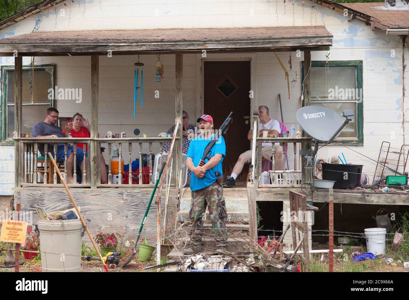 Zinc, Arkansas, USA. 2nd Aug, 2020. Aug. 2, 2020 An armed homeowner