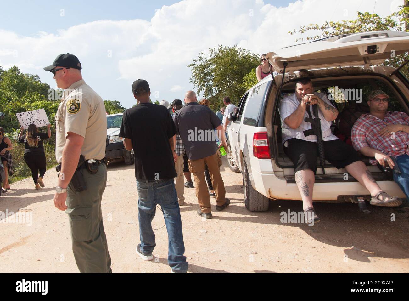 Zinc, Arkansas, USA. 2nd Aug, 2020. Aug. 2, 2020 Armed citizens from