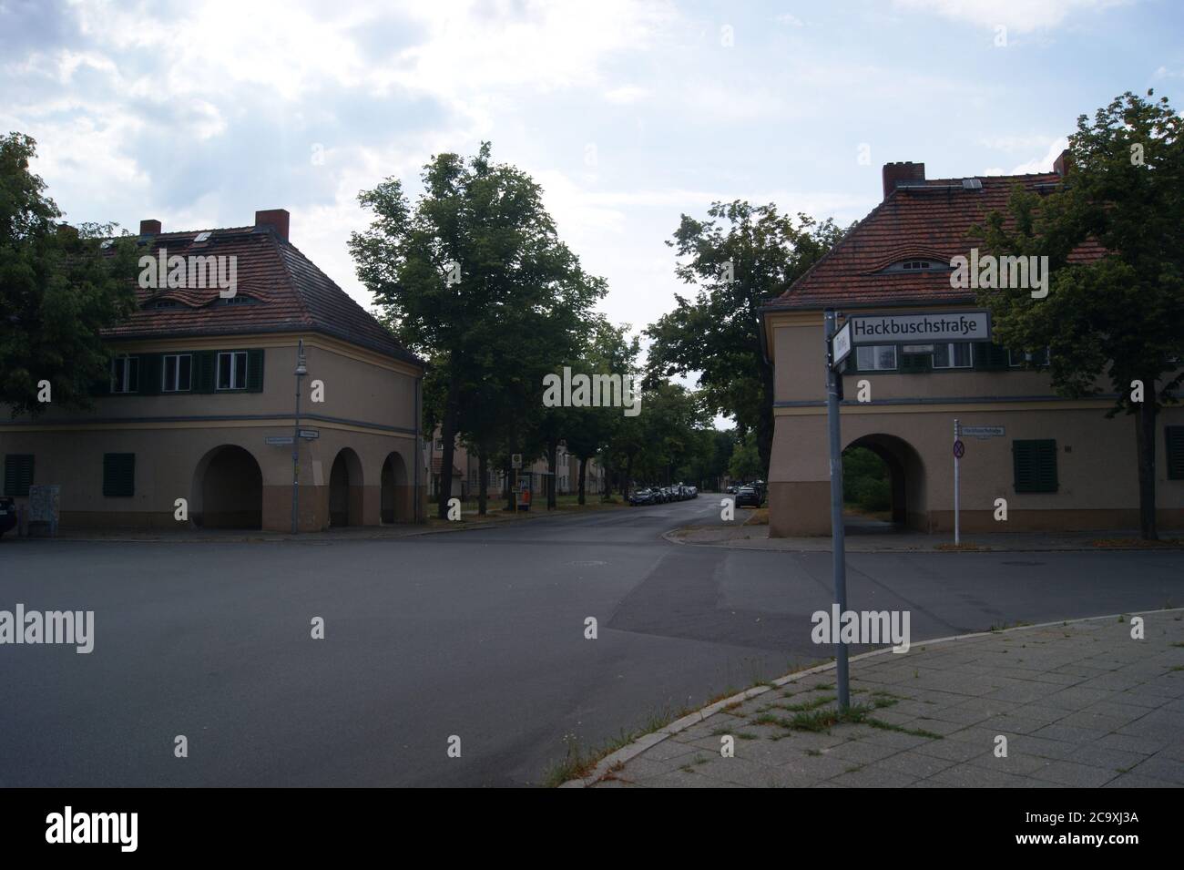 Torweg Ecke Hackbuschstraße in der Gartenstadt Staaken in Berlin-Spandau. Stock Photo