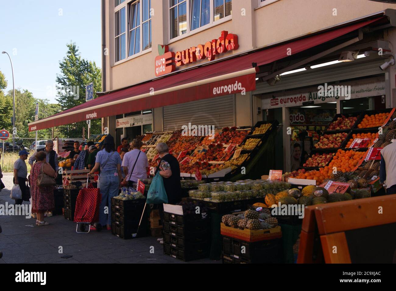 Supermarktkette eurogida, die überwiegend türkische Spezialitäten im Sortiment führt, in der Breiten Straße in Berlin-Spandau Stock Photo