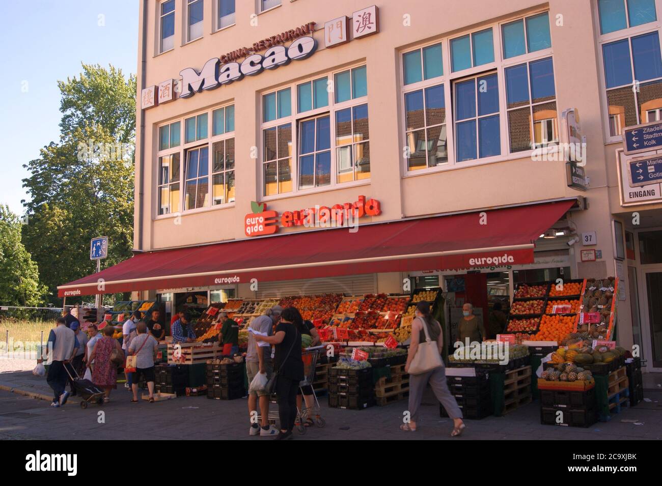 Supermarktkette eurogida, die überwiegend türkische Spezialitäten im Sortiment führt. Stock Photo