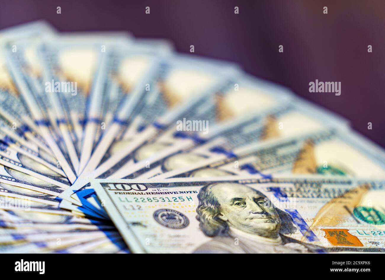 100 dollar bill hi-res stock photography and images - Alamy