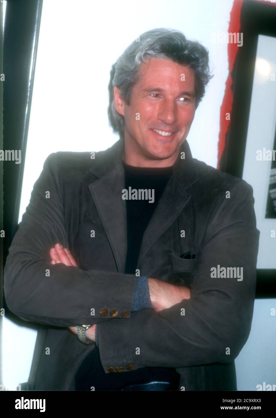 Los Angeles, California, USA 27th February 1996 Actor Richard Gere attends the exhibition of his photographs 'Zanskar and Tibet' on February 27, 1996 at the  Fahey/Klein Gallery in Los Angeles, California, USA. Photo by Barry King/Alamy Stock Photo Stock Photo