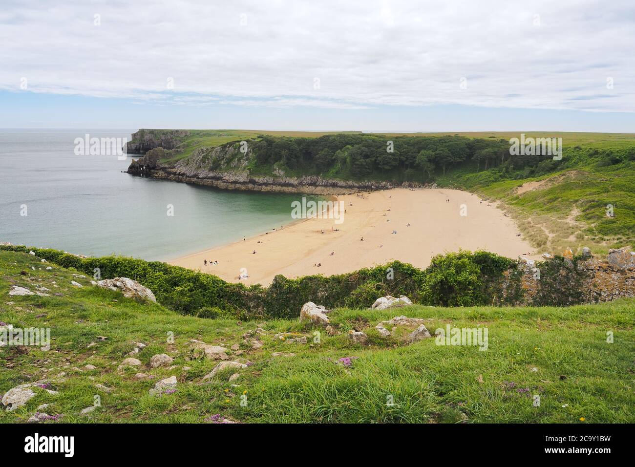 Barafundle Bay beach looking out to sea arches, Stackpole ...