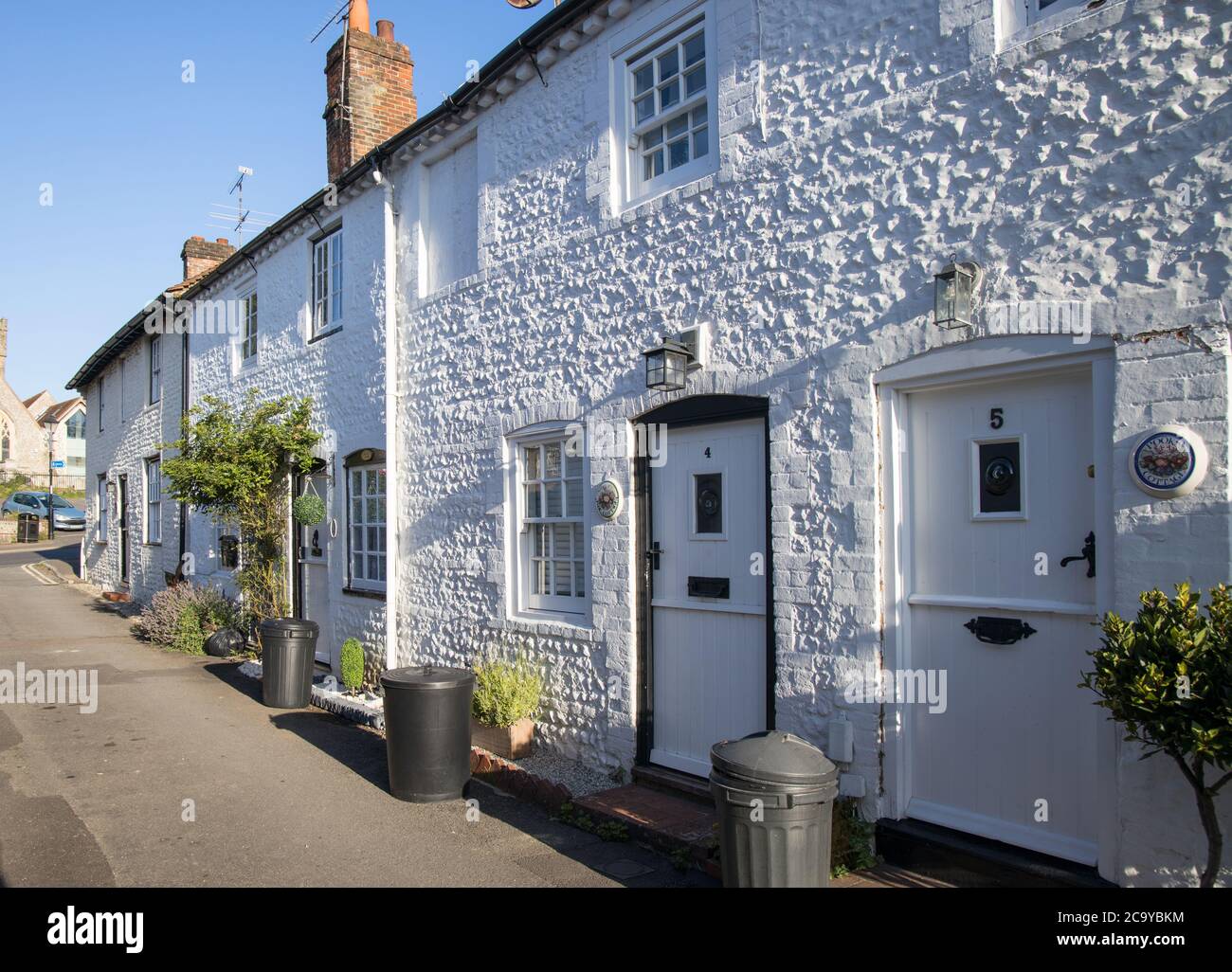 old terraced cottages in the village of angmering west sussex Stock Photo
