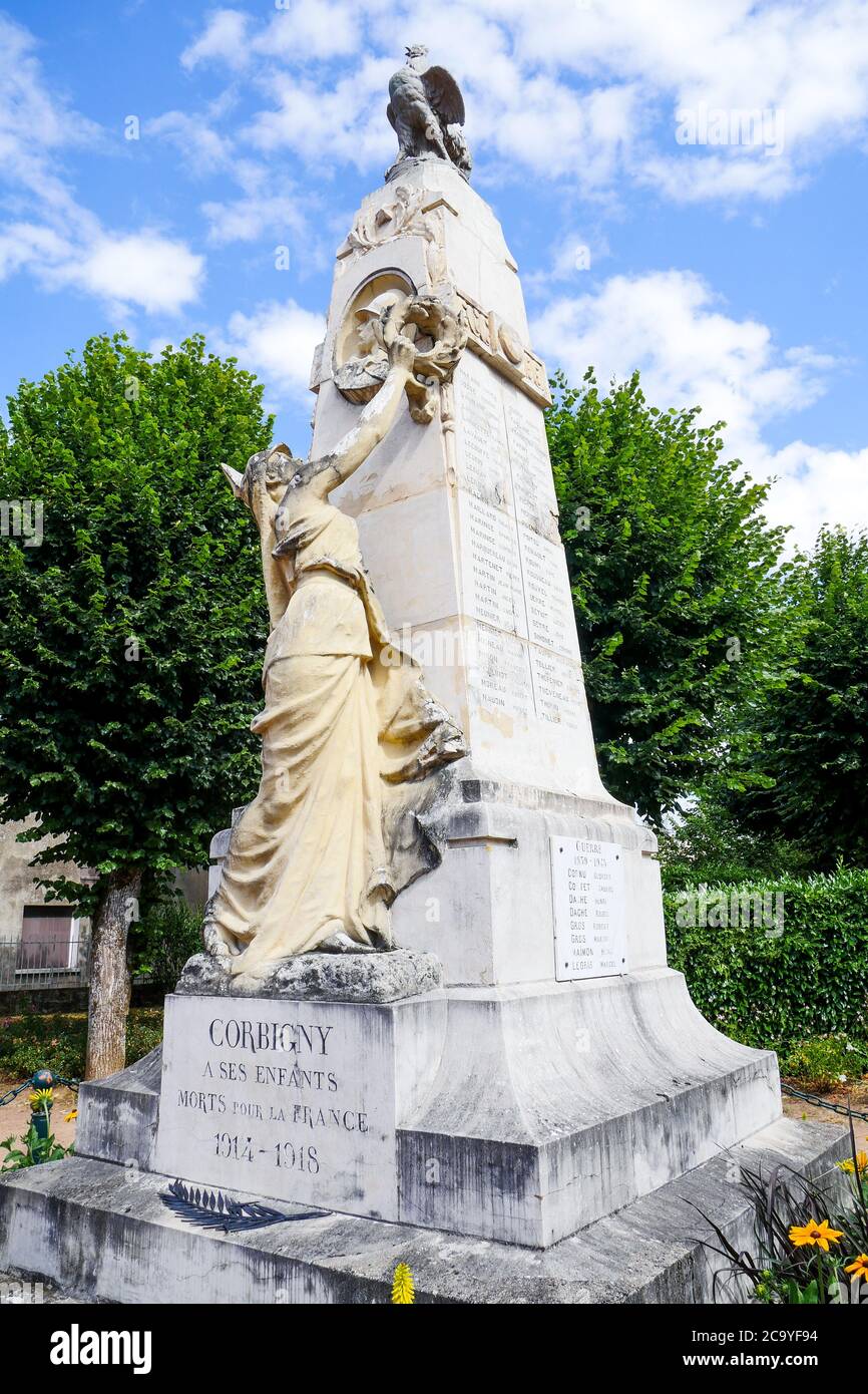 Military memorial, Square de Verdun, Corbigny, Nièvre, Bourgogne Franche-Comté Region, France Stock Photo