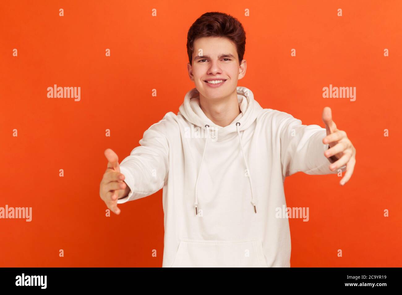 Teenager embrace hi-res stock photography and images - Alamy