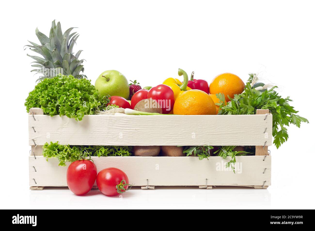 Clutter Fruits Fruit apple crate fruits Cut Out Stock Images & Pictures - Alamy