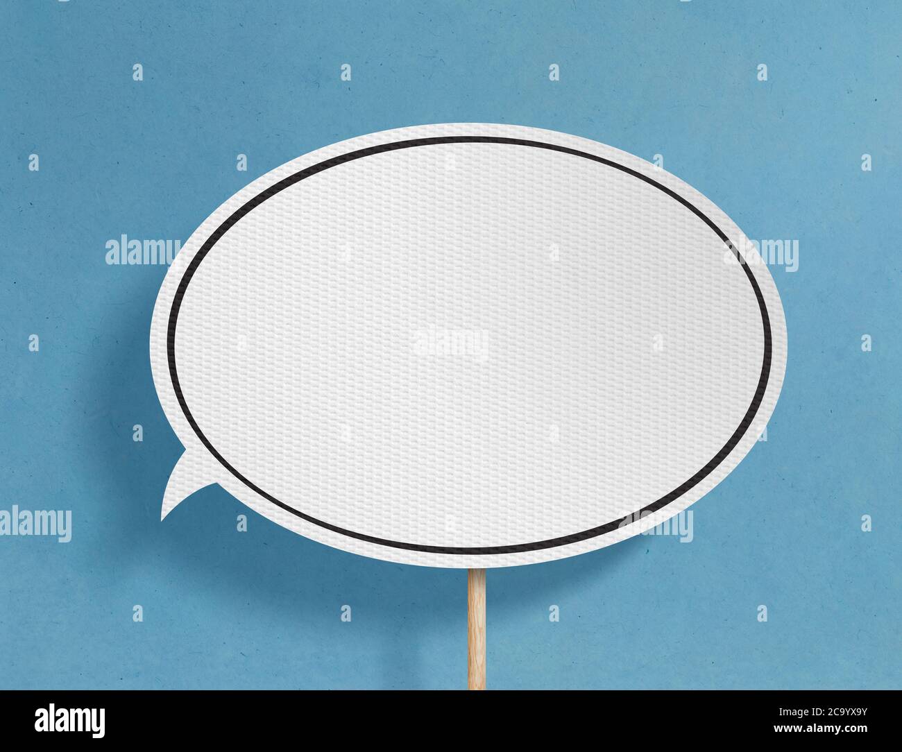 Speech bubble on green background Stock Photo - Alamy