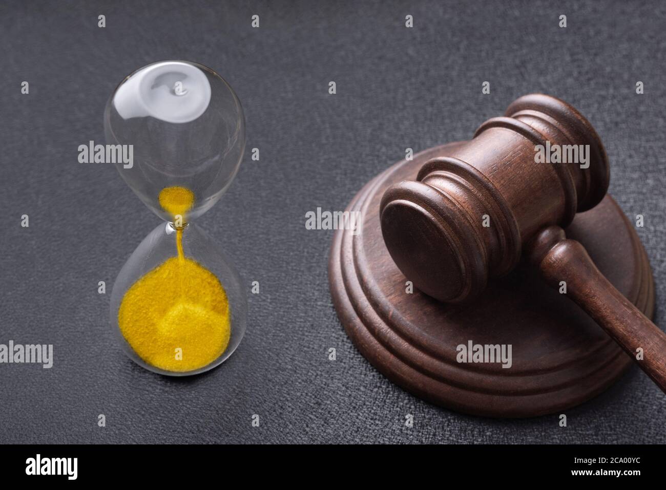 Judge Clock Judge Hammer Clock High Resolution Stock Photography and Images - Alamy