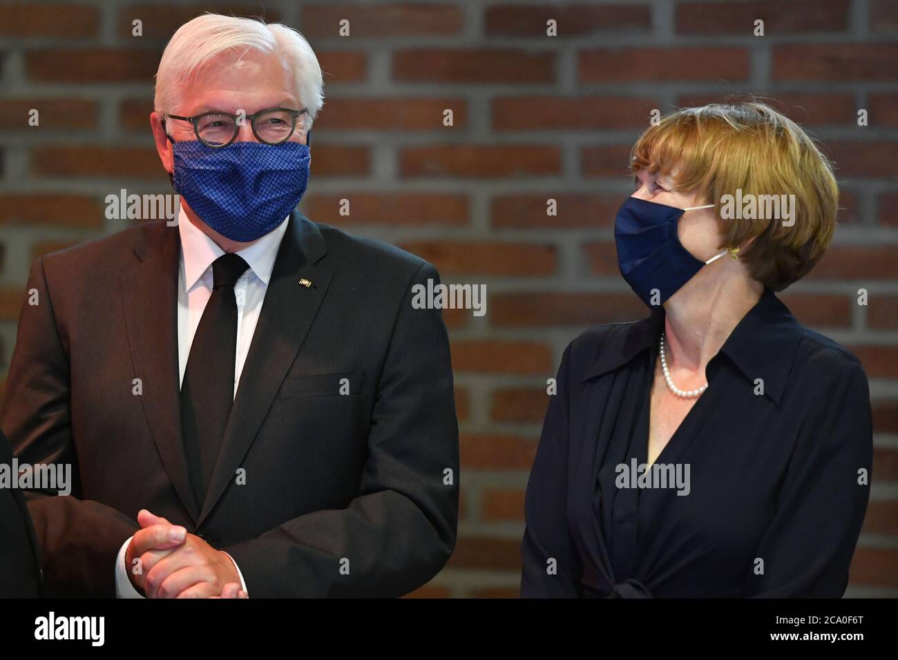 Munich, Deutschland. 03rd Aug, 2020. President Frank Walter STEINMEIER and wife Elke BUEDENBENDER with face mask, mask. Funeral service for the late Muenchner Alt-OB and honorary citizen Dr. Hans-Jochen Vogel (SPD) on 03.08.2020 in the Philharmonie in Gasteig in Muenchen, | usage worldwide Credit: dpa/Alamy Live News Stock Photo