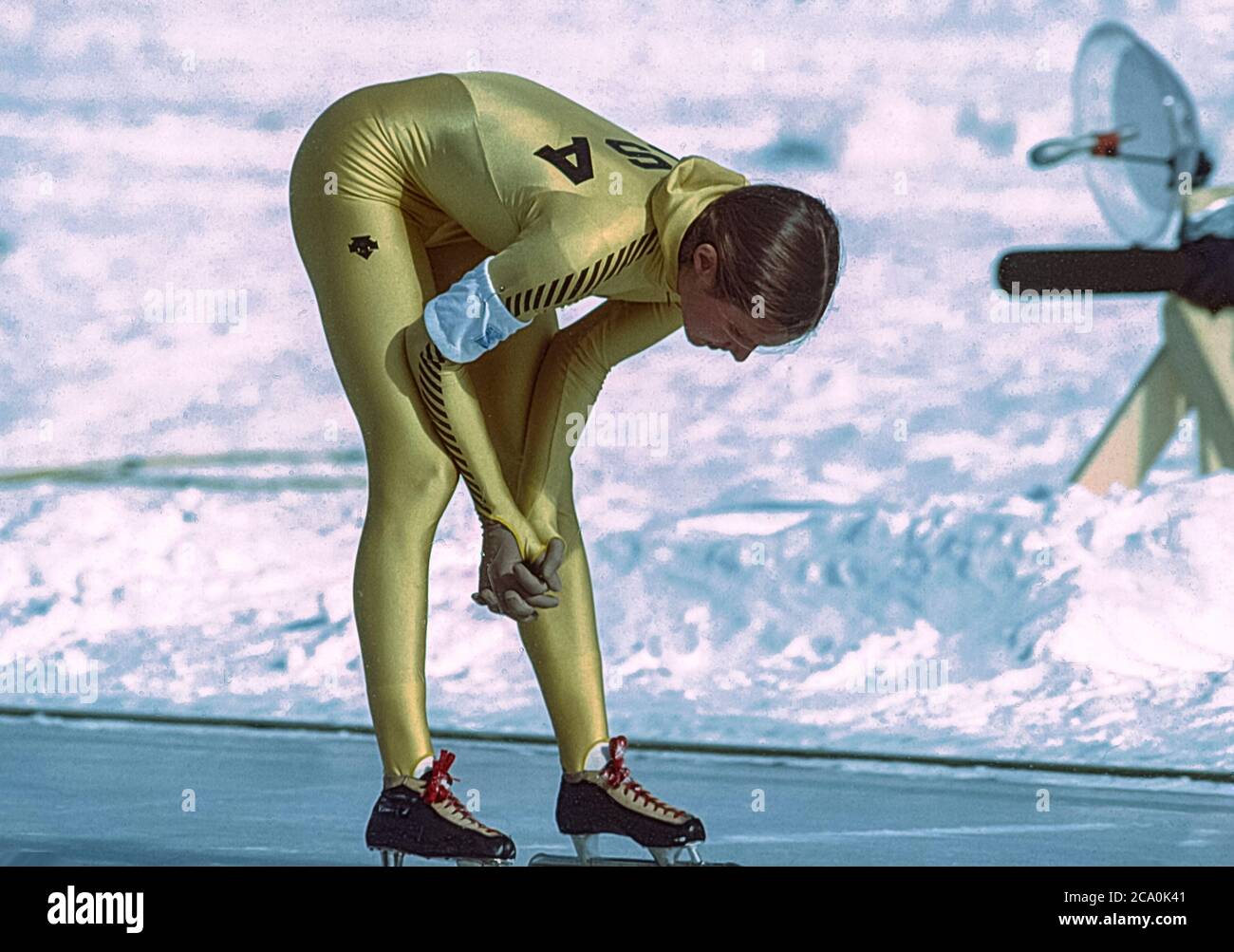 Speed skater Beth Heiden (USA)wins the bronze medal in the women's 3,000m  at the1980 Olympic Winter Games Stock Photo