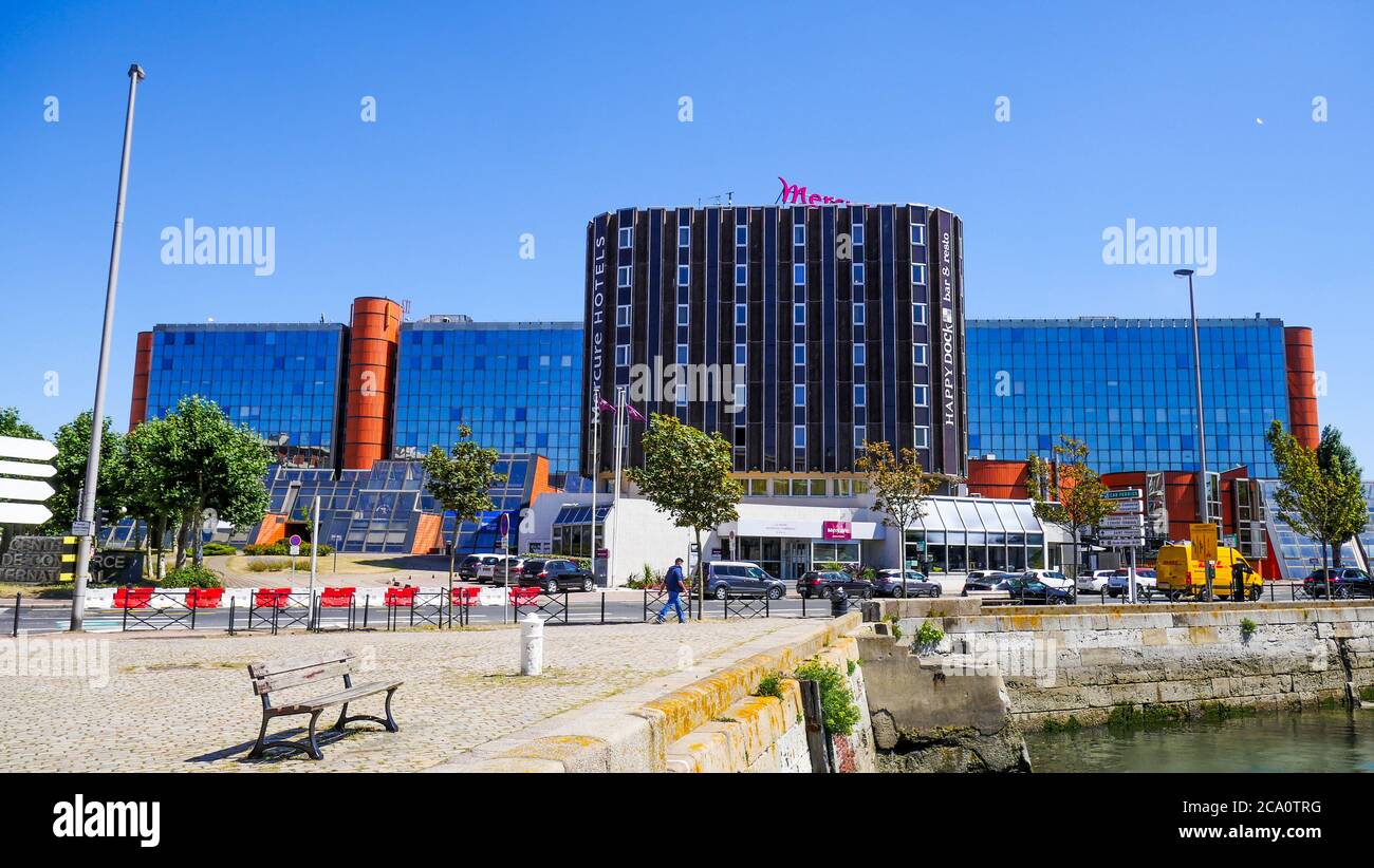 Mercure Hotel and Le Havre CCI Formation Campus Seine Estuaire building ...