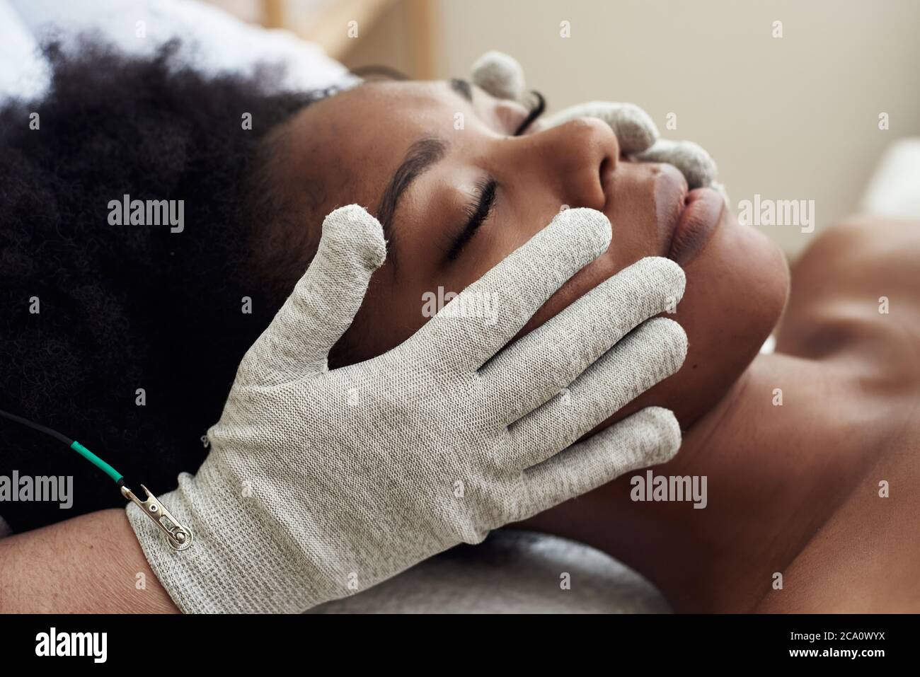 Electrical Muscle Stimulation High Resolution Stock Photography and Images Alamy