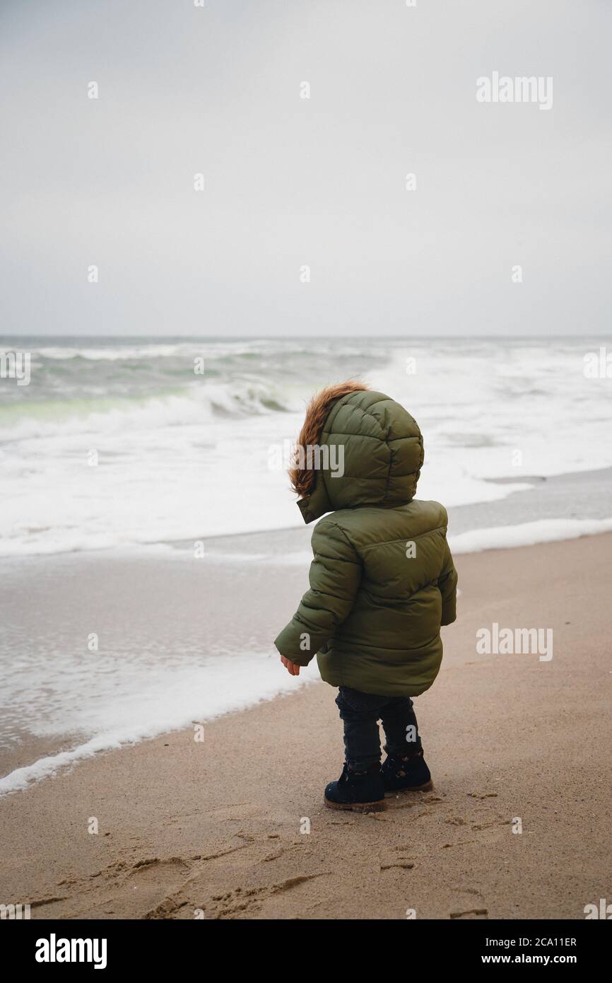 Child wearing life jacket hi-res stock photography and images - Alamy