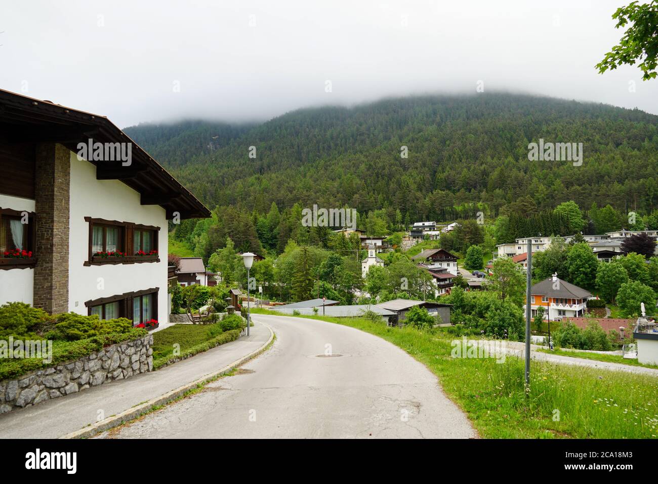 Europe green nature mountains hi-res stock photography and images - Alamy