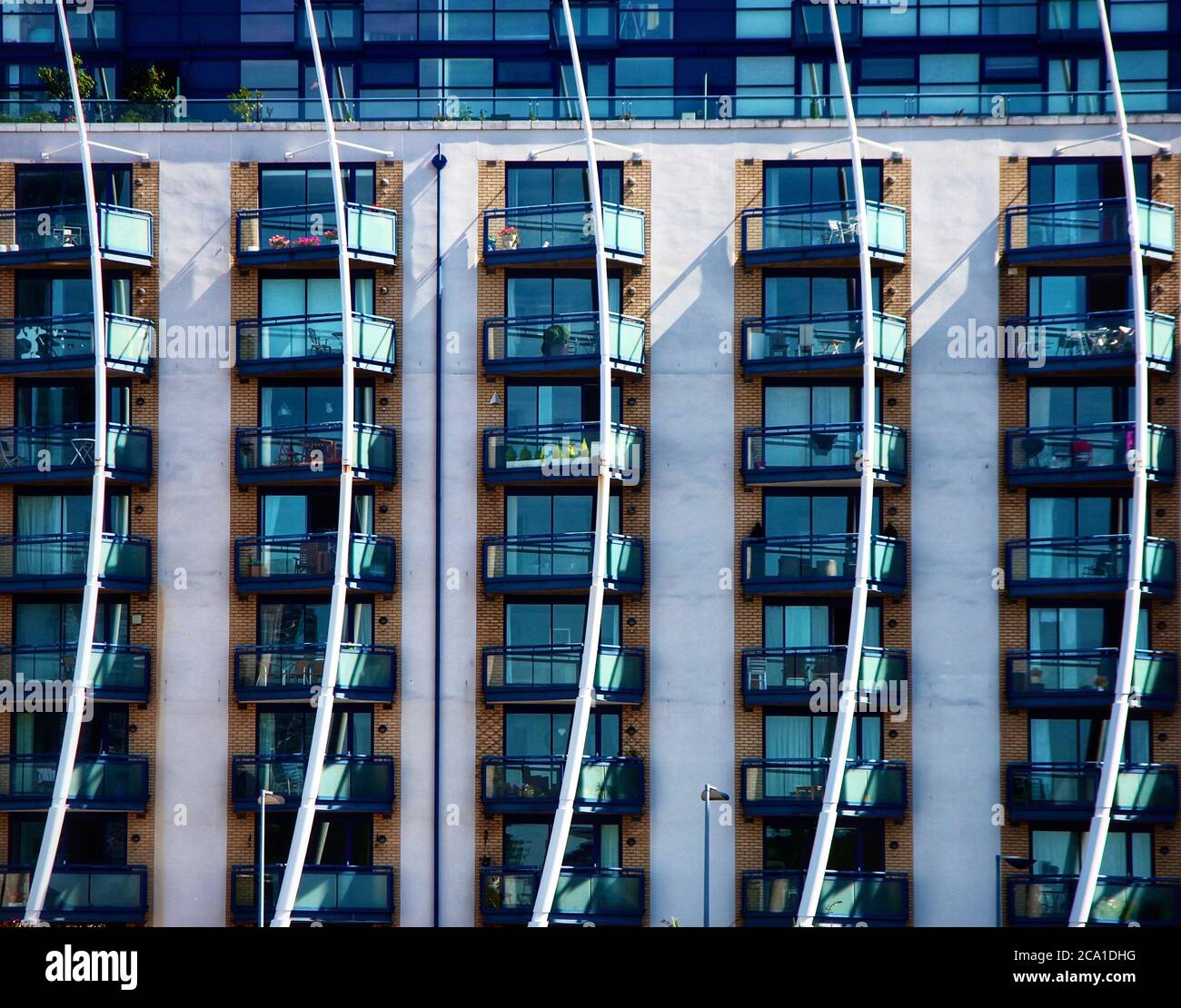 London flats hi-res stock photography and images - Alamy