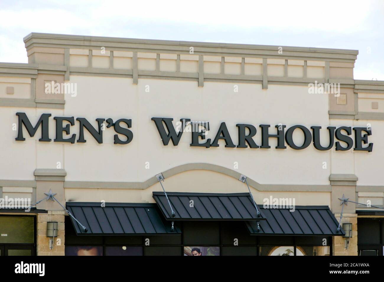 Frisco, USA. 3rd Aug, 2020. Photo taken on Aug. 3, 2020 shows the logo of a Men's Wearhouse store in Frisco, Texas, the United States. Tailored Brands, which owns Men's Wearhouse and Jos. A. Bank, filed for bankruptcy protection on Sunday. Credit: Dan Tian/Xinhua/Alamy Live News Stock Photo