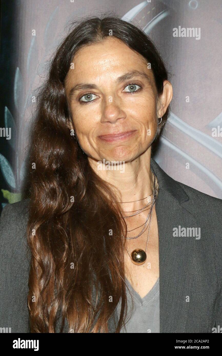 Justine Bateman'S Powerful Message On California'S Leadership - cb1fuxl
