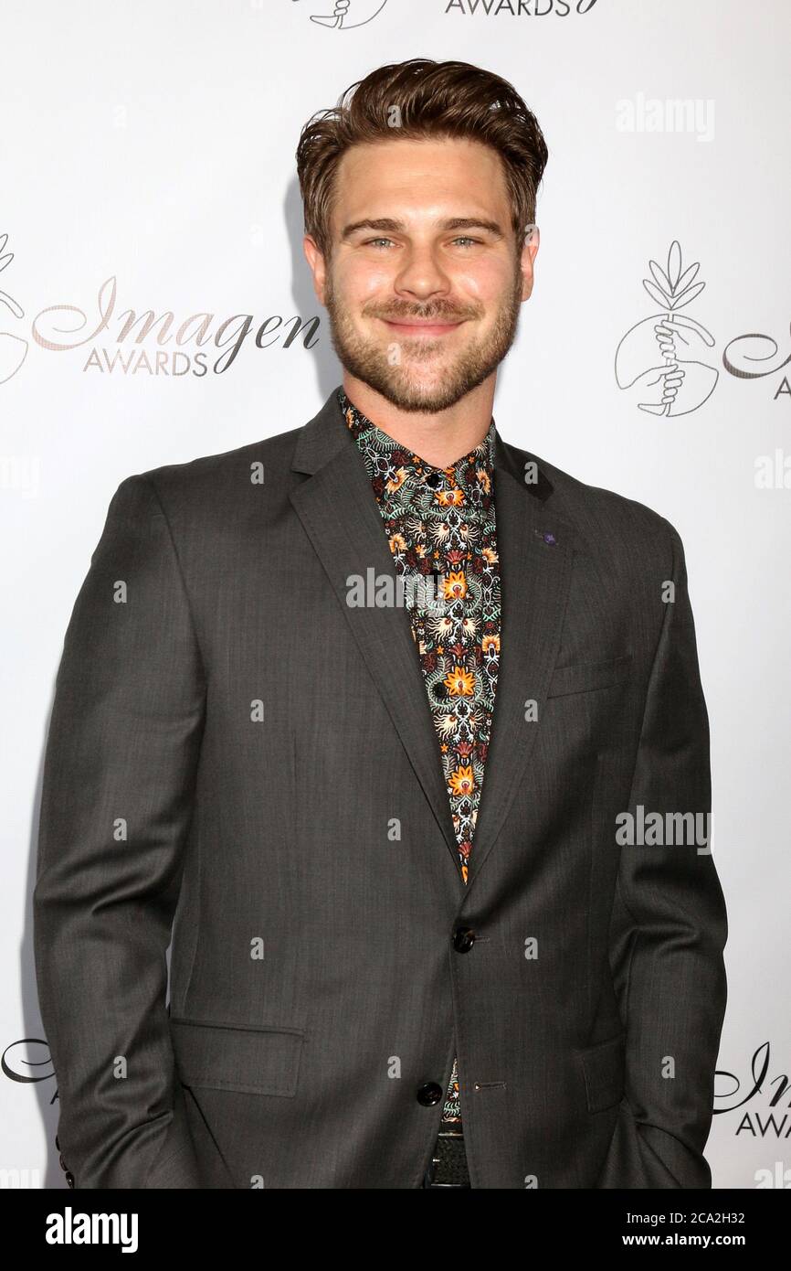 Grey damon hi-res stock photography and images - Page 2 - Alamy, image size:866x1390