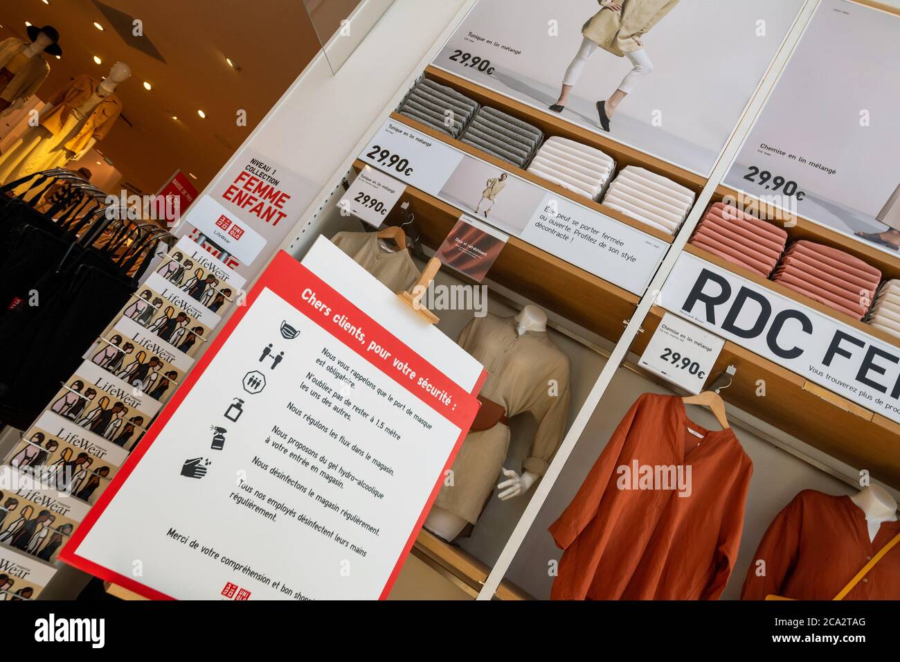 Strasbourg, France - May 30, 2020: Abstract view of Coronavirus information  advises pictograms at the entrance of UNIQLO clothes store Stock Photo -  Alamy