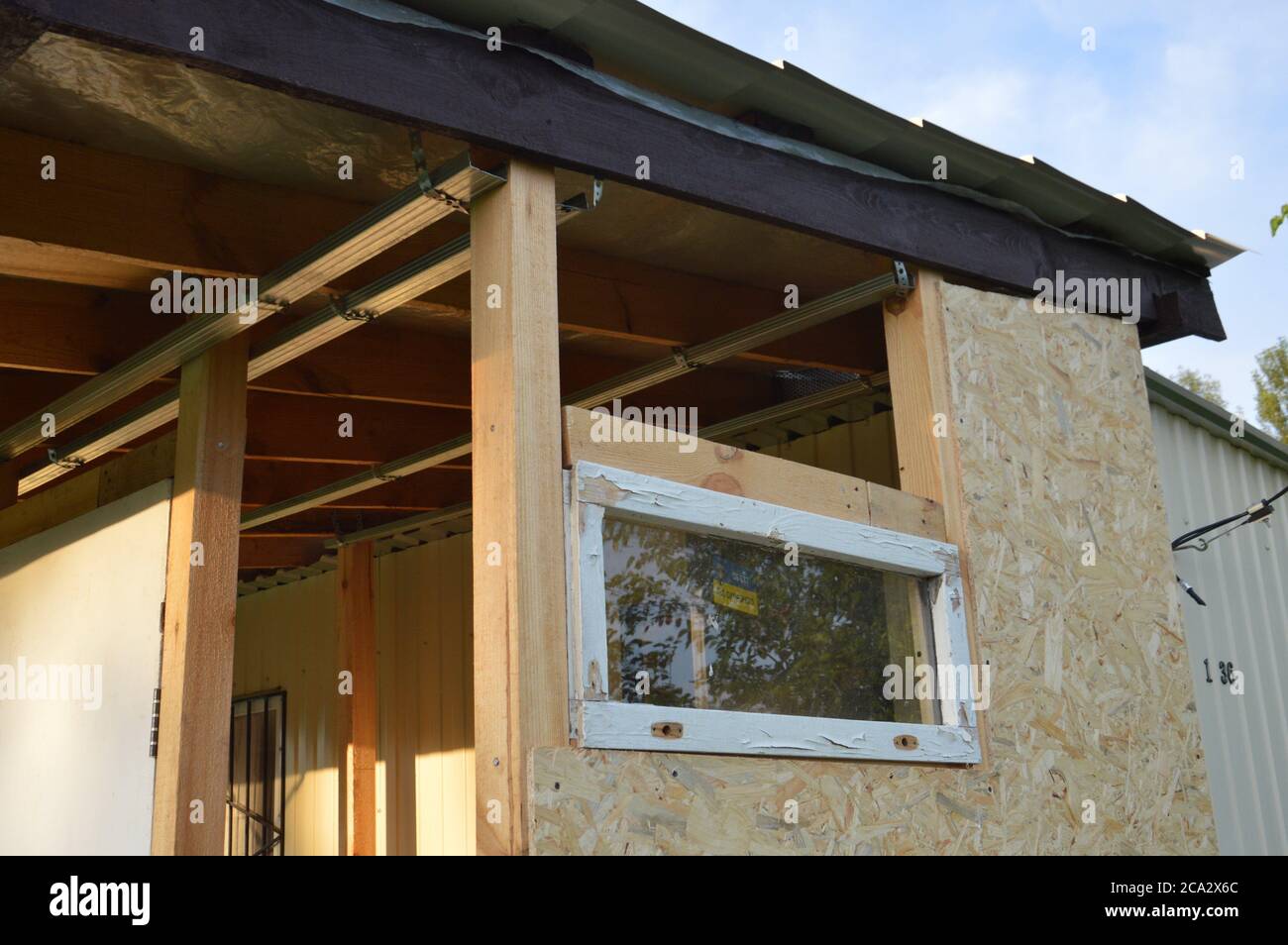 Chipboards hi-res stock photography and images - Alamy