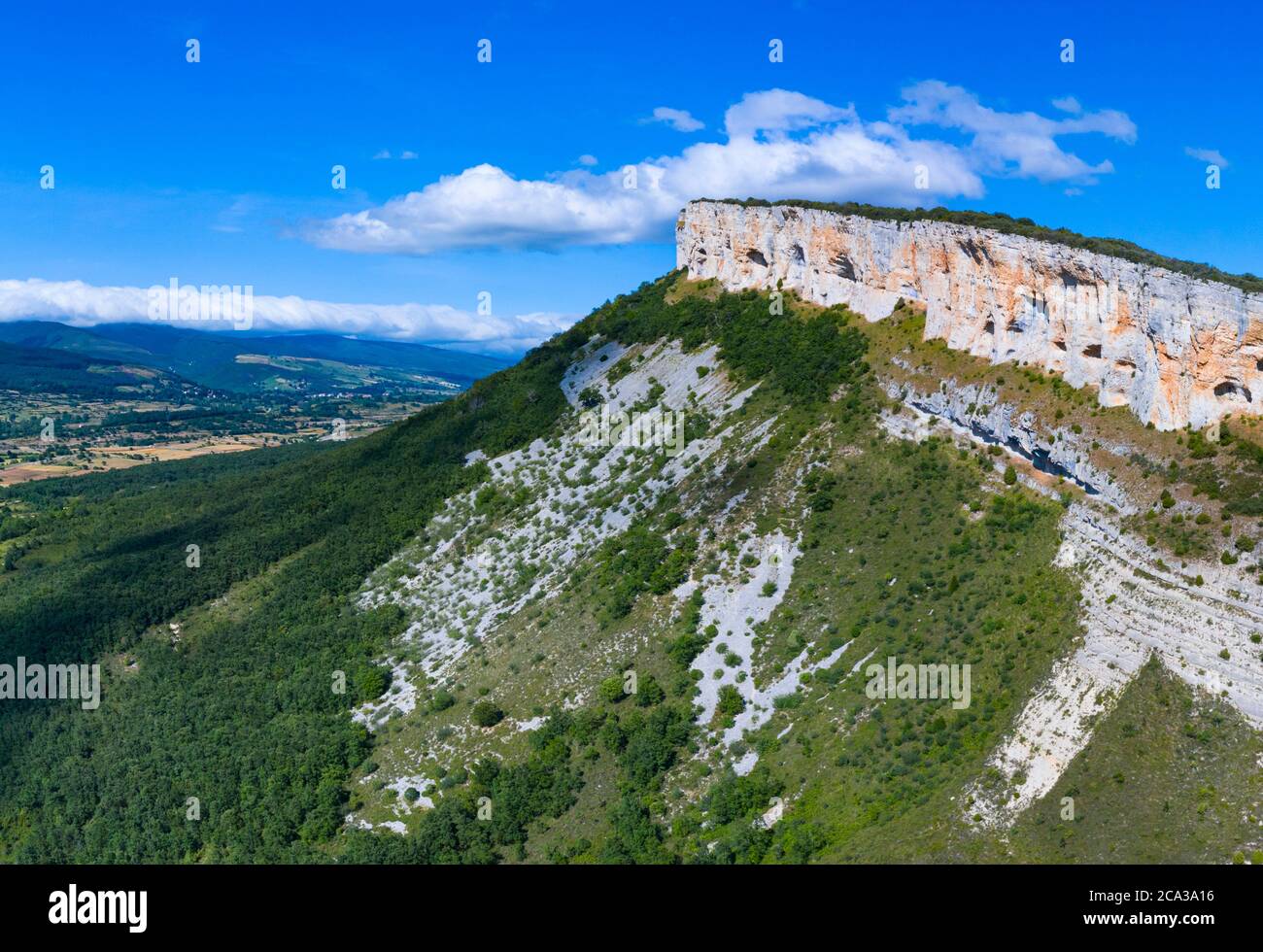 Landscape in Hornillalatorre. Merindad de Sotoscueva. Comarca de Las Merindades. Burgos province. Community of Castilla y León. Spain, Europe. Stock Photo