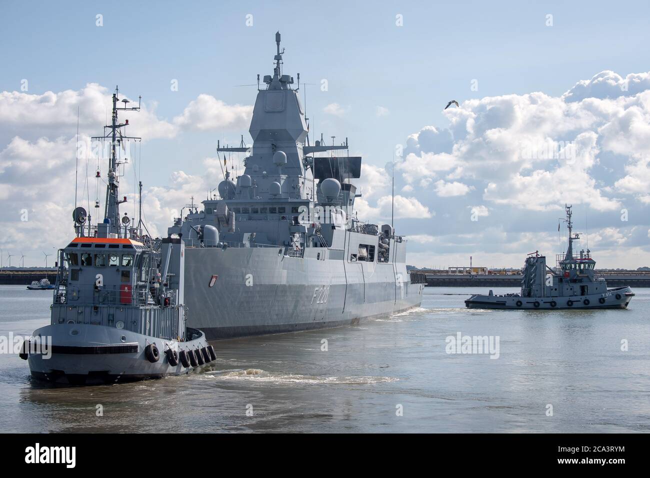 Wilhelmshaven, Germany. 04th Aug, 2020. The frigate 'Hamburg' runs out of the harbour. The frigate has sailed off the coast of the civil war-torn country Libya for a five-month Mediterranean mission as part of the European Union's Irini foreign mission. Credit: Sina Schuldt/dpa/Alamy Live News Stock Photo