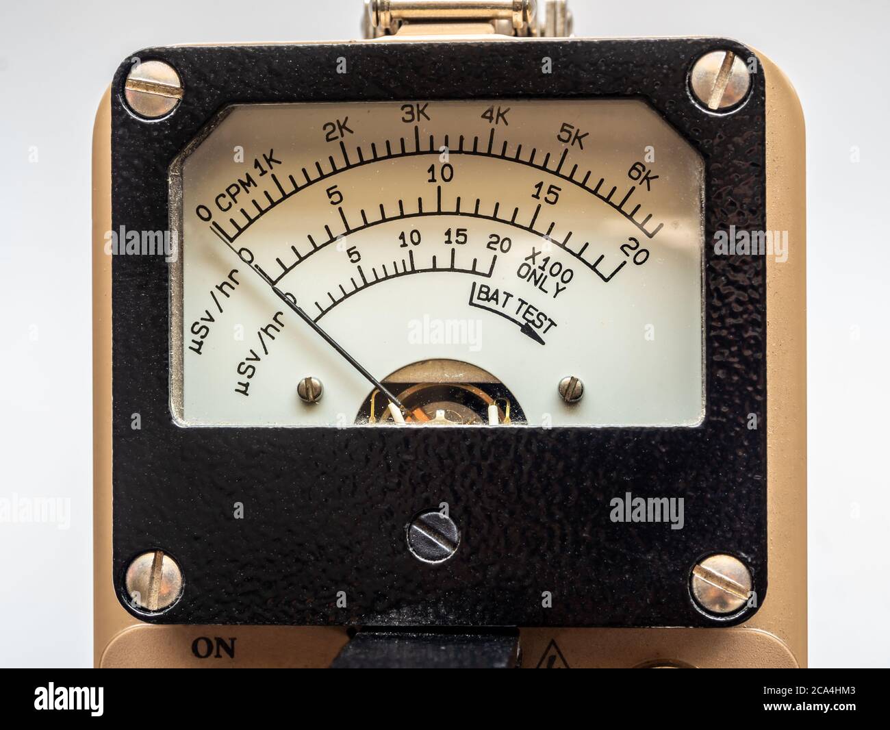 handboeien Opgewonden zijn Janice Count per minute scale for radiation contamination and microSIevert per  hour scale for radiation dose rate on Dial display of Radiation survey meter  Stock Photo - Alamy